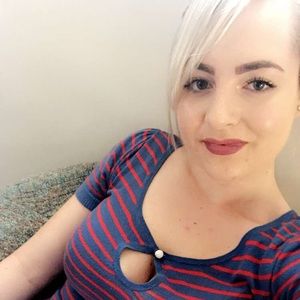 Meet your Posher, Phoenix